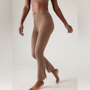 Athleta MOCHA Tan Leggings Transcend Stash Crop Straight Leg Pant (LIKE NEW)